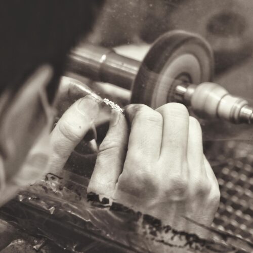 jewelry-manufacturing-1381501_1920